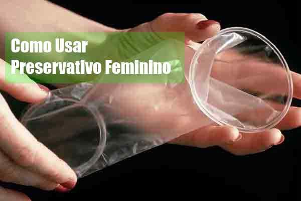 mão feminina segurando preservativo femino aberto. letreiro como usar preservativo feminino