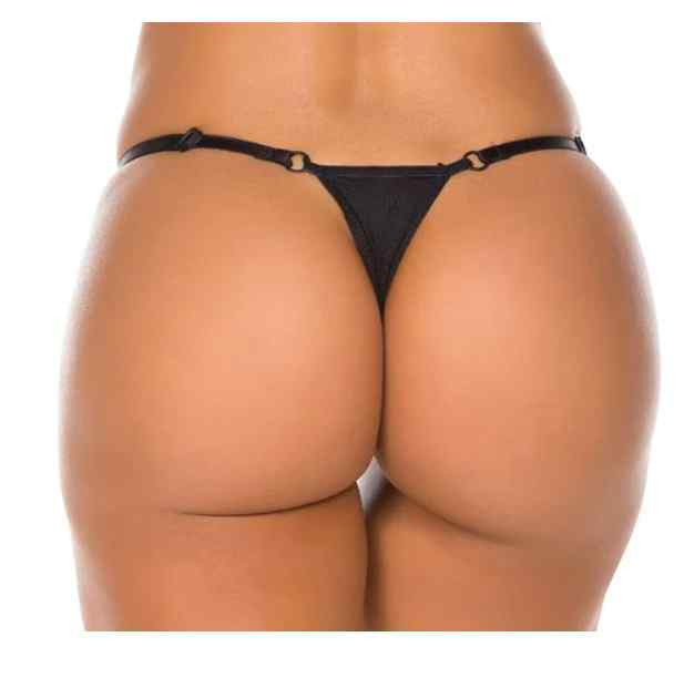 mulher vestida em calcinha de corno vista de costas