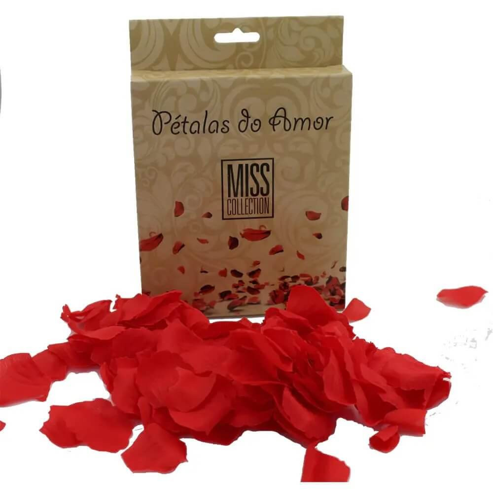 petalas de rosa em cetim vermelho afrodisiacas