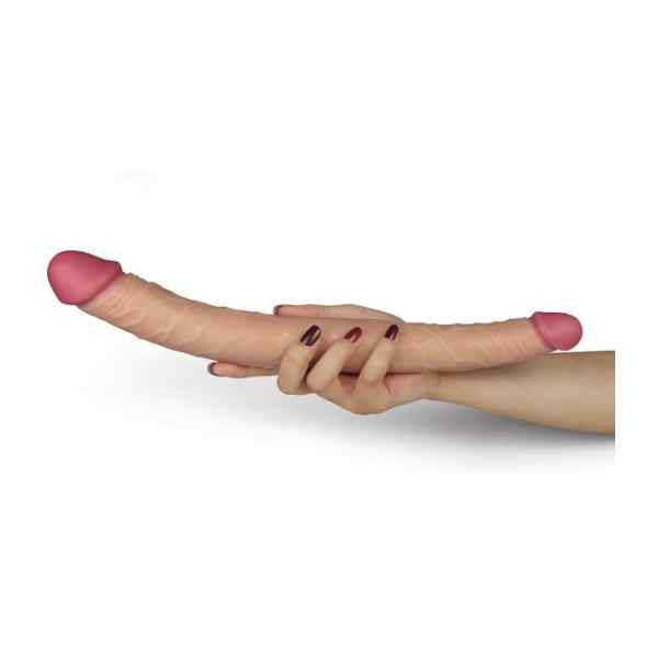 mão feminina segurando penis duplo lovetoy