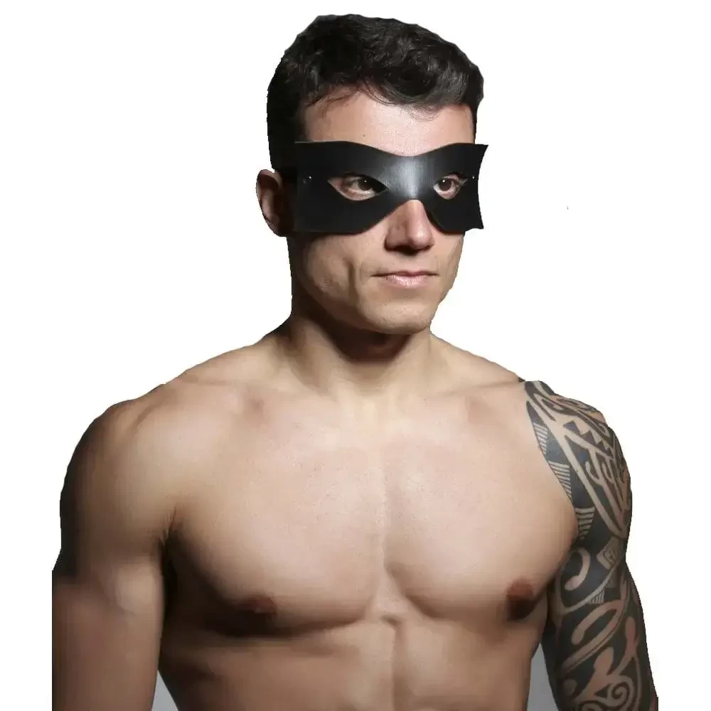 Máscara Masculina Em Couro Sintético