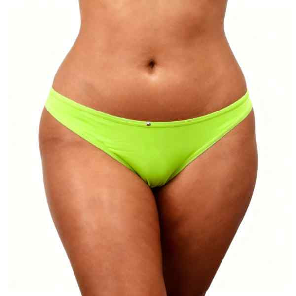 meio corpo de mulher de frente vestida em calcinha colorida fio duplo verde tamanho médio