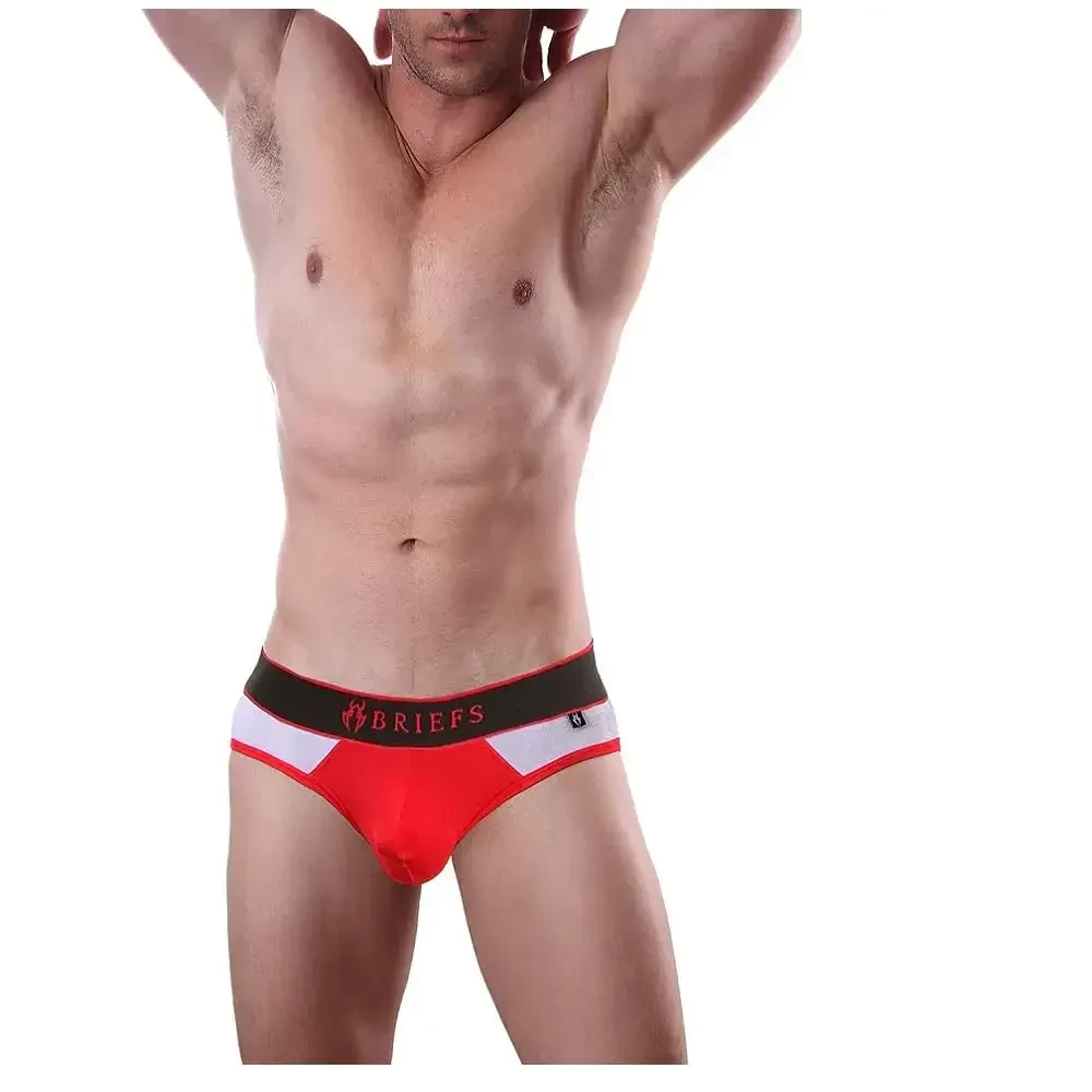 homem de frente usando cueca jockstrap open back