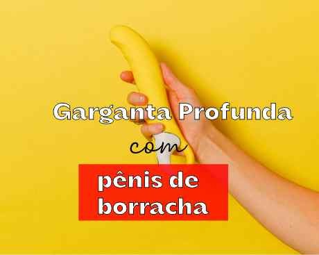 mão feminina segurando vibrador em fundo amarelo em referência ao post garganta profunda com penis de borracha