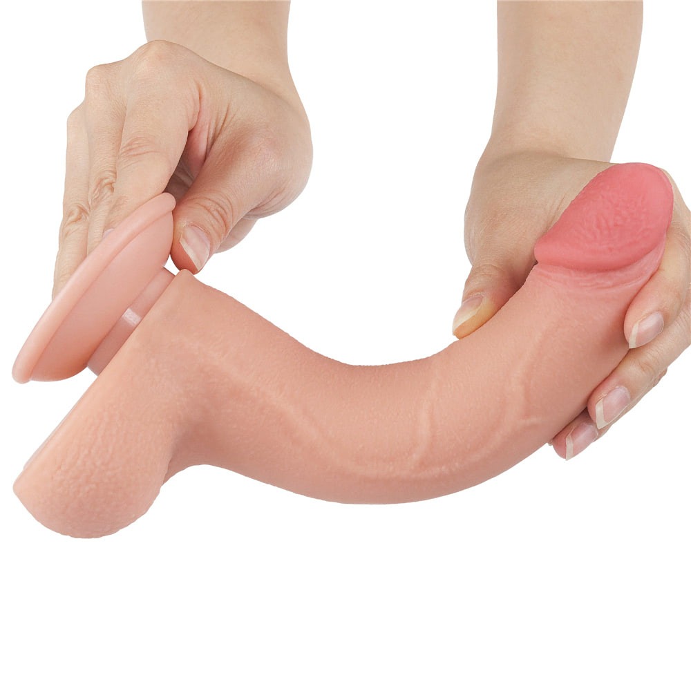mão demonstrando flexibidade penis lovetoy 9.0