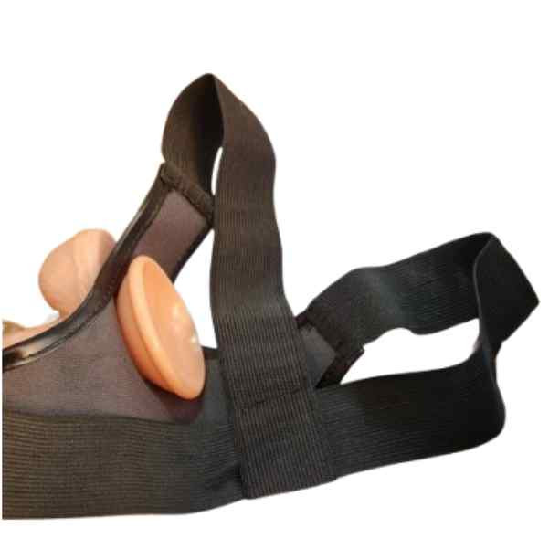detalhe de Kit Cinta Com Pênis Vibrador Silicone Macio 18 x 3,8. Medida Penetrável 14cm